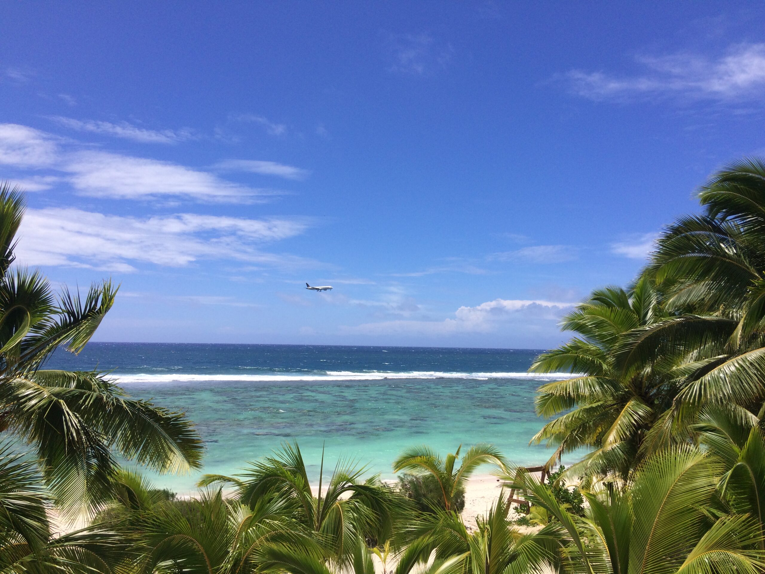 Airplane to Aitutaki - Cook Islands - SittingUnderAPalmTree